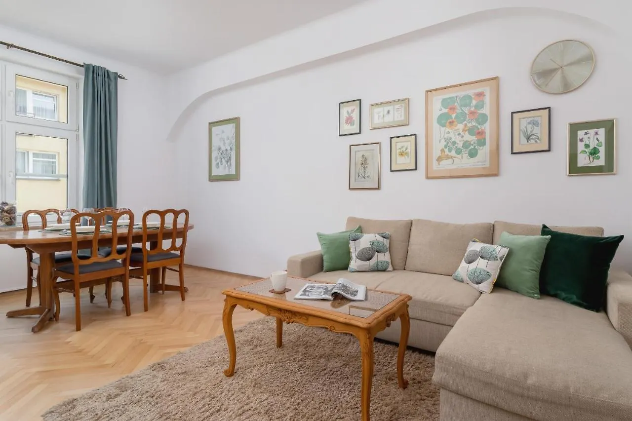 Spacious Retro Apartment In The Center Of Cracow By Noclegi Renters Kraków 0*,  Polska