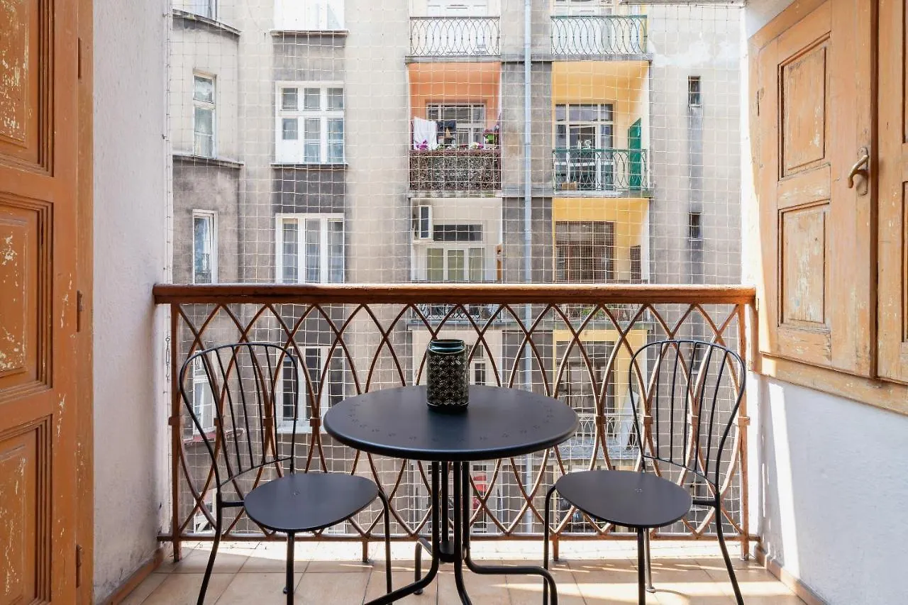 Spacious Retro Apartment In The Center Of Cracow By Noclegi Renters Kraków Polska