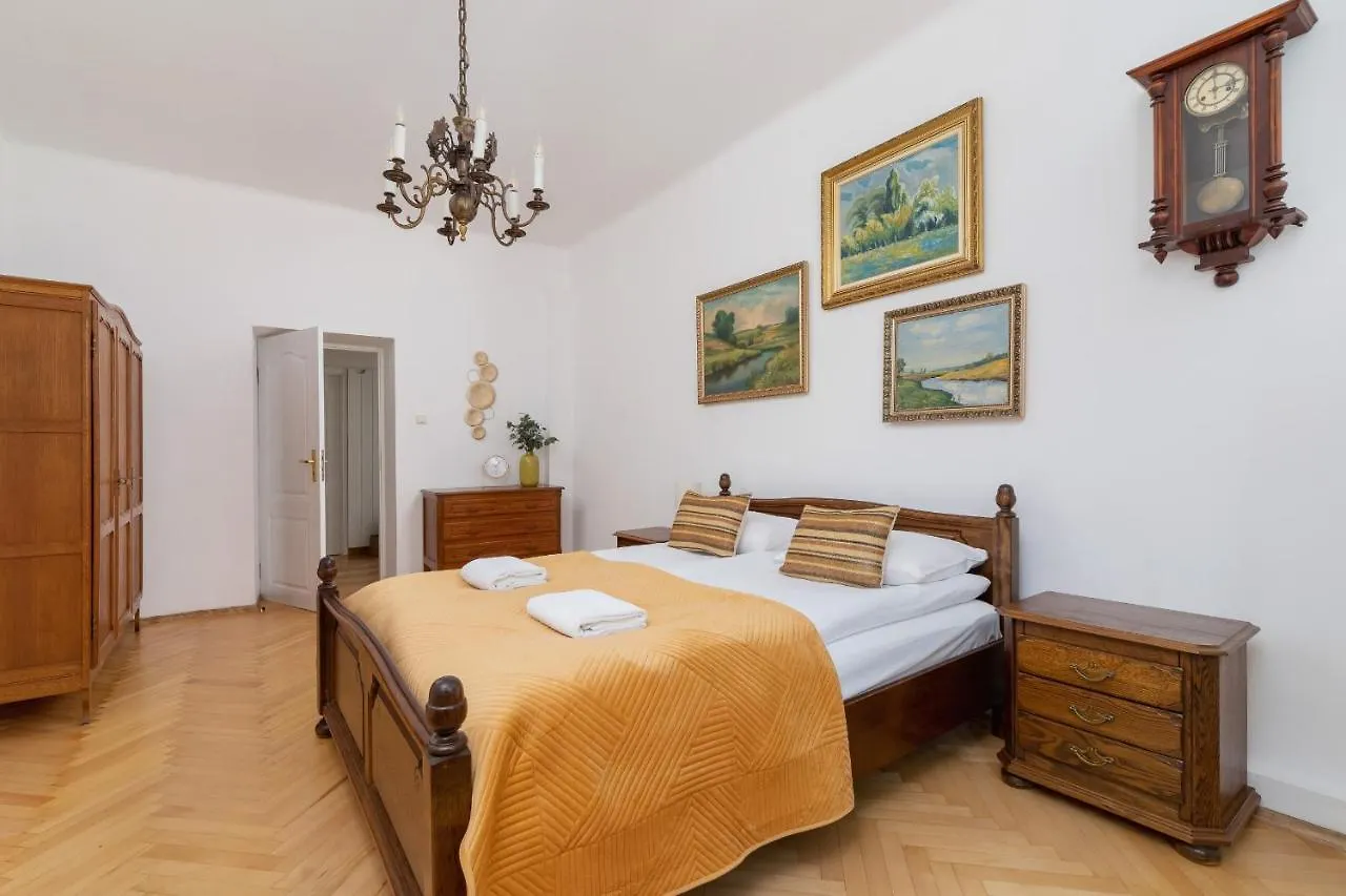 Spacious Retro Apartment In The Center Of Cracow By Noclegi Renters Kraków 0*,