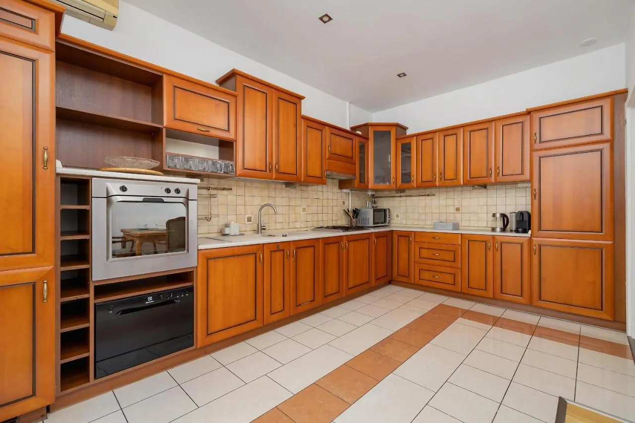 Spacious Retro Apartment In The Center Of Cracow By Noclegi Renters Kraków