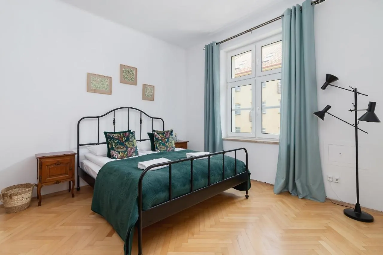 Spacious Retro Apartment In The Center Of Cracow By Noclegi Renters Kraków