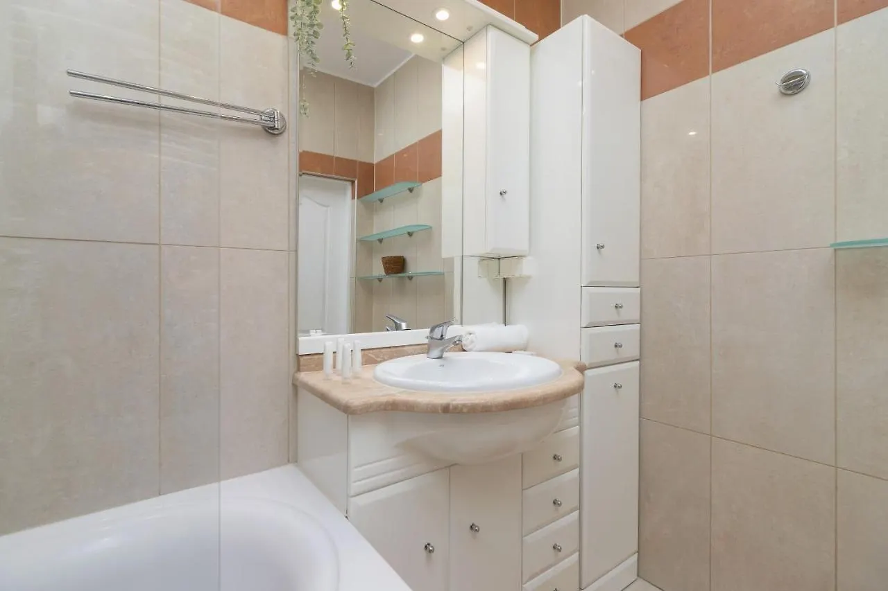 Spacious Retro Apartment In The Center Of Cracow By Noclegi Renters Kraków