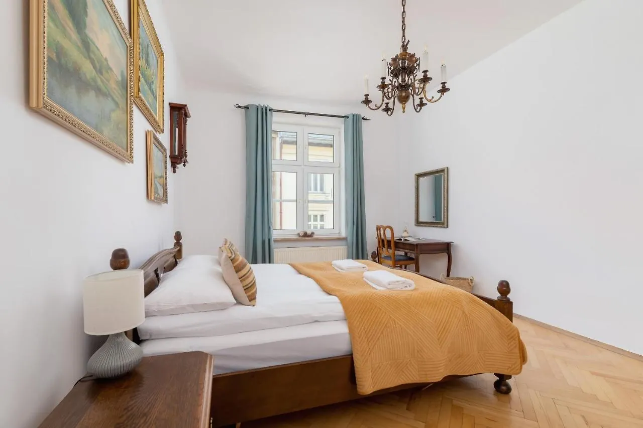 Spacious Retro Apartment In The Center Of Cracow By Noclegi Renters Kraków