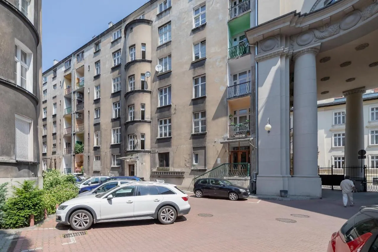 Spacious Retro Apartment In The Center Of Cracow By Noclegi Renters Kraków Polska