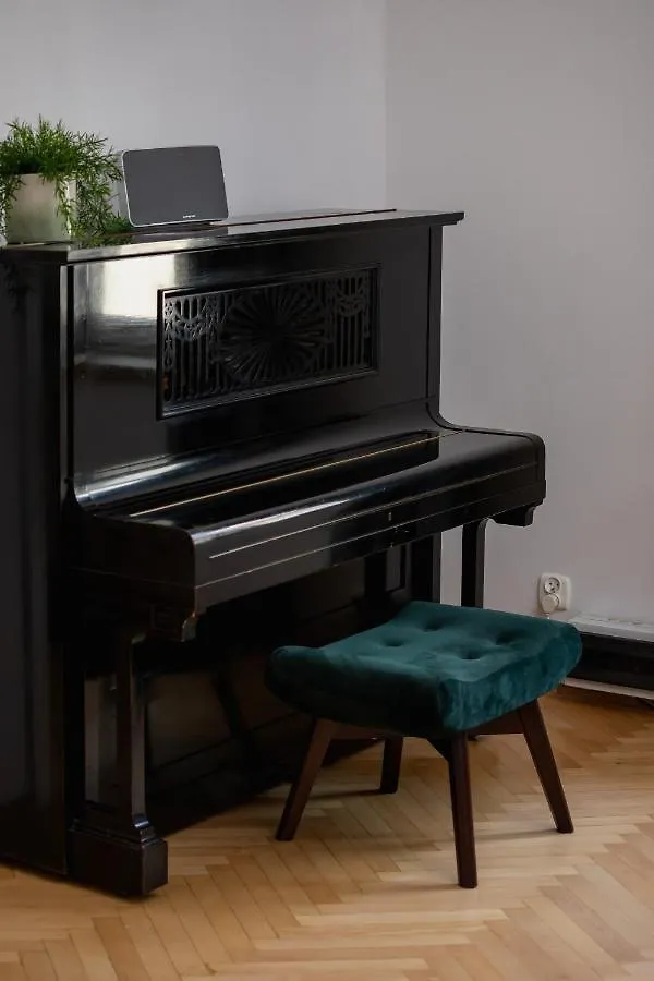 Spacious Retro Apartment In The Center Of Cracow By Noclegi Renters Krakow Poland